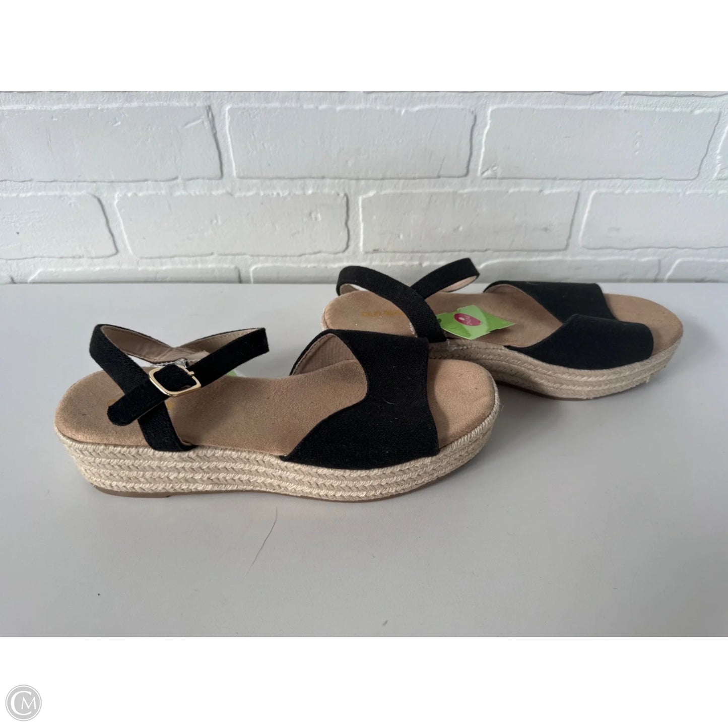 Sandals Flats By Old Navy In Black & Tan, Size: 7