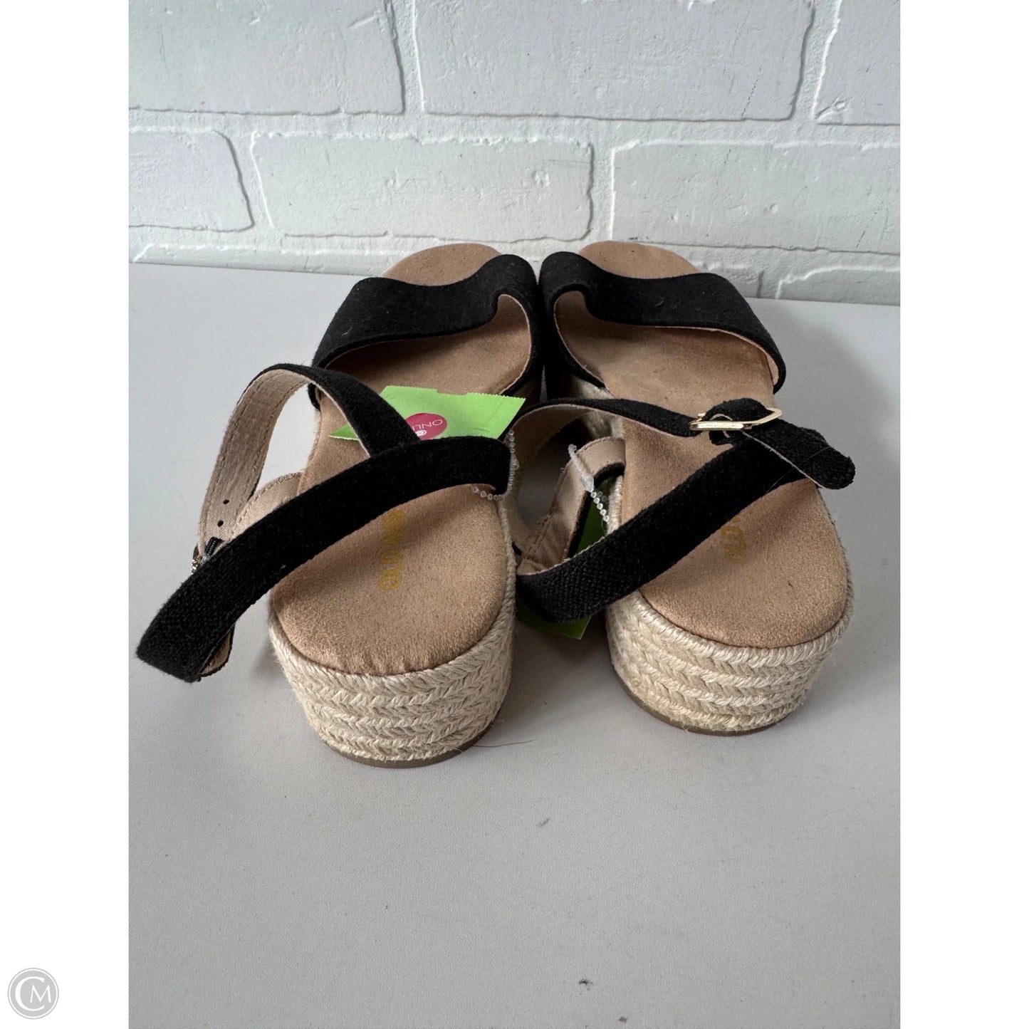 Sandals Flats By Old Navy In Black & Tan, Size: 7