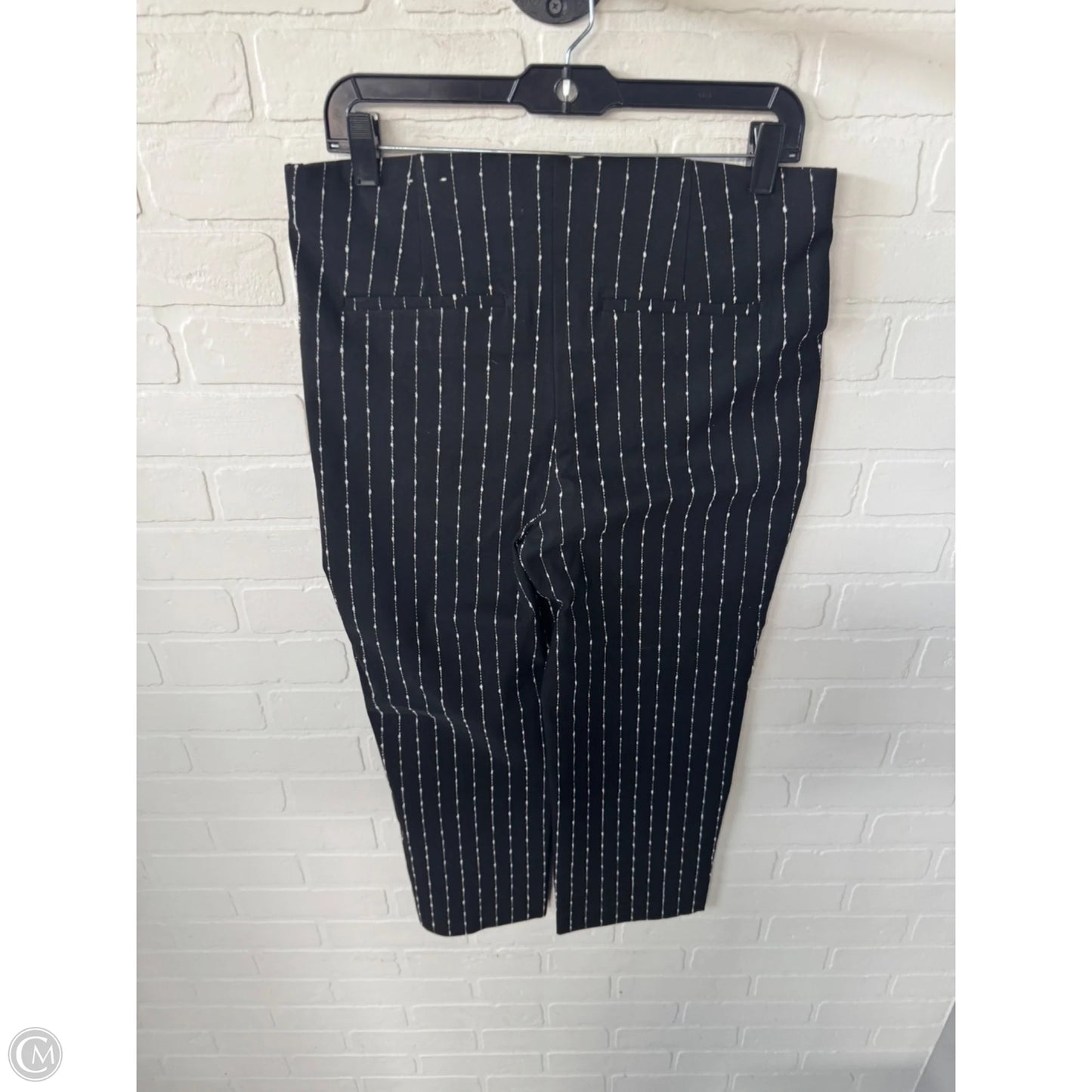 Pants Cropped By Chicos In Black & White, Size: 10