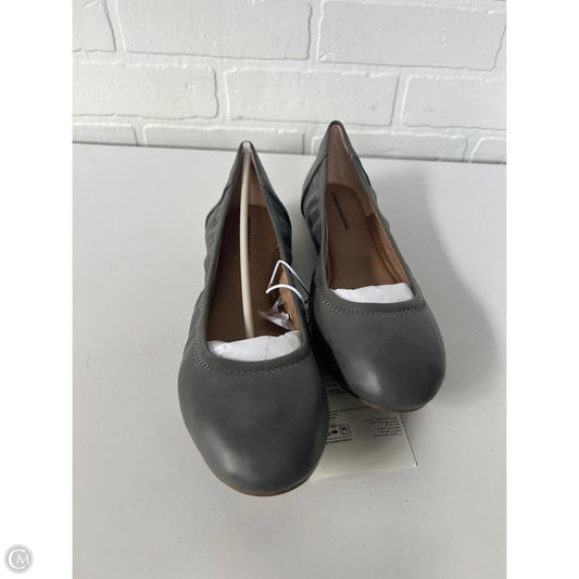 Shoes Flats By Amazon Essentials In Grey, Size: 10