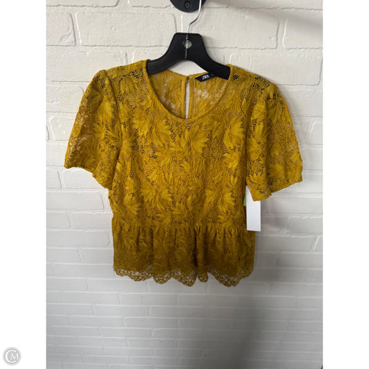 Top Short Sleeve By Zara In Yellow, Size: M