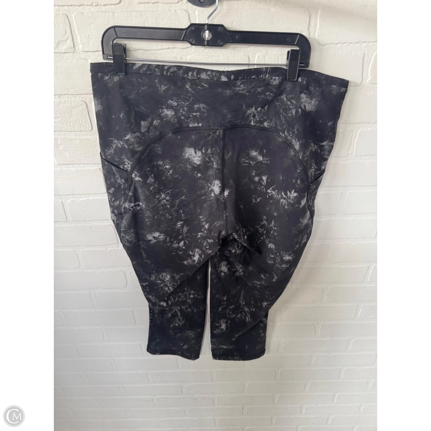 Athletic Leggings Capris By Lululemon In Grey, Size: 16