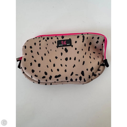 Makeup Bag By Clothes Mentor, Size: Medium