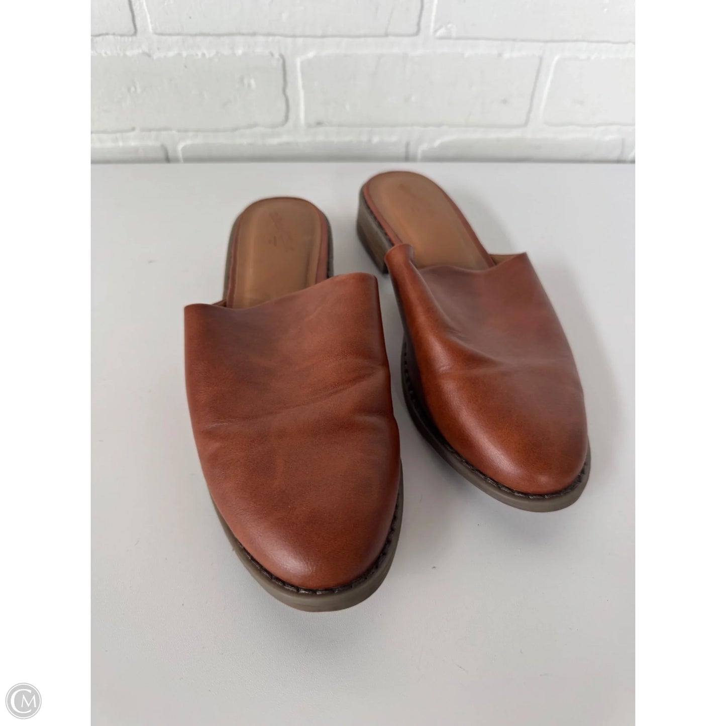 Shoes Flats By Universal Thread In Brown, Size: 7