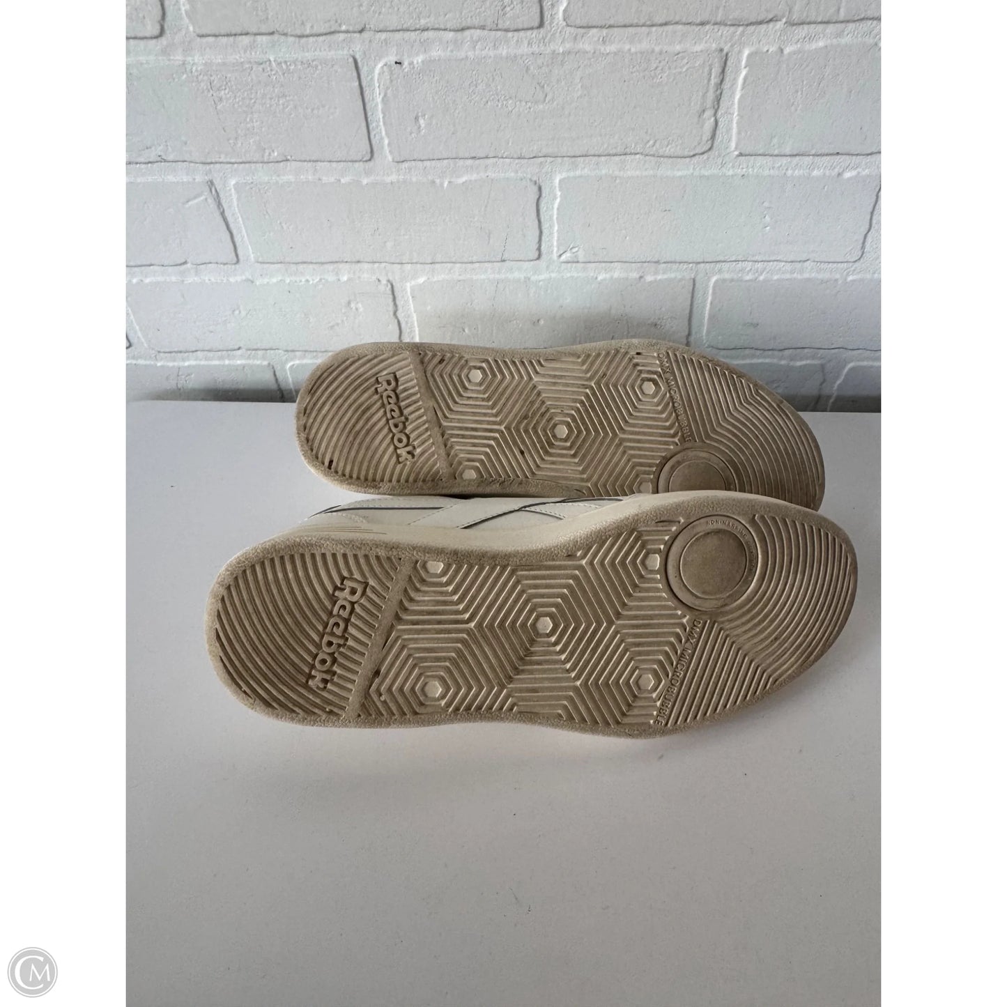Shoes Sneakers By Reebok In White, Size: 9.5