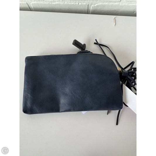 Clutch By Clothes Mentor, Size: Medium