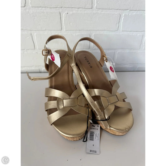 Sandals Heels Wedge By Torrid In Gold & Tan, Size: 9