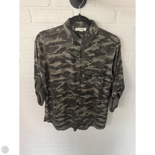 Top Long Sleeve By Beachlunchlounge In Camouflage Print, Size: Xs