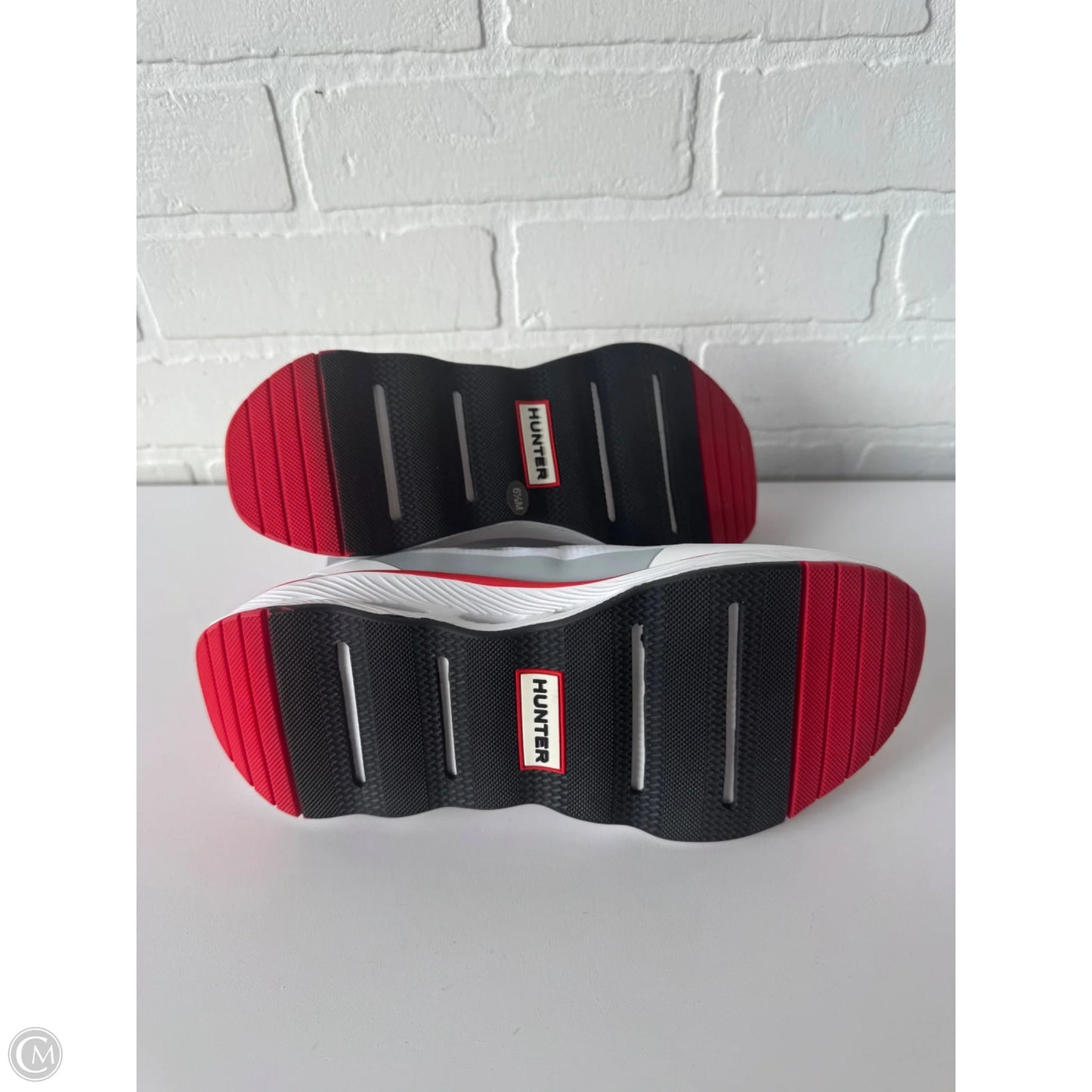 Shoes Athletic By Hunter In Grey & Red, Size: 6.5