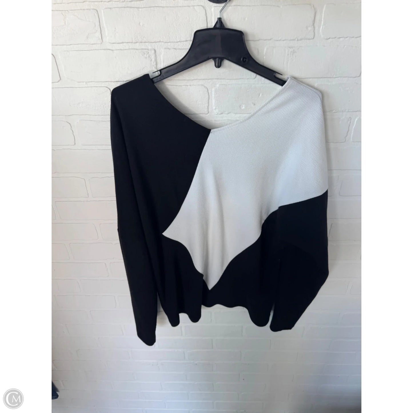 Top Long Sleeve By Venus In Black & White, Size: S