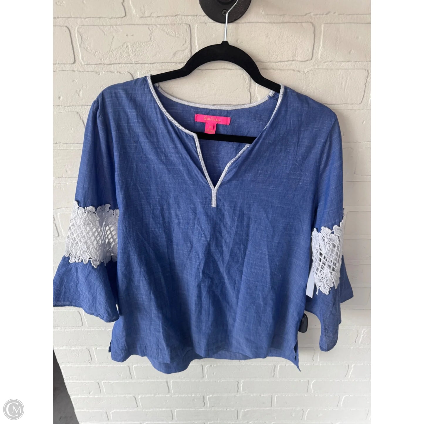 Top 3/4 Sleeve Designer By Lilly Pulitzer In Blue & White, Size: M