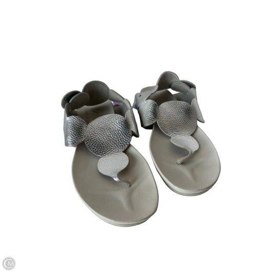Sandals Flats By Cma In Silver, Size: 7