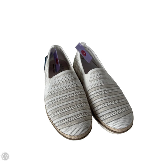 Shoes Flats By Bobs In Tan & White, Size: 7