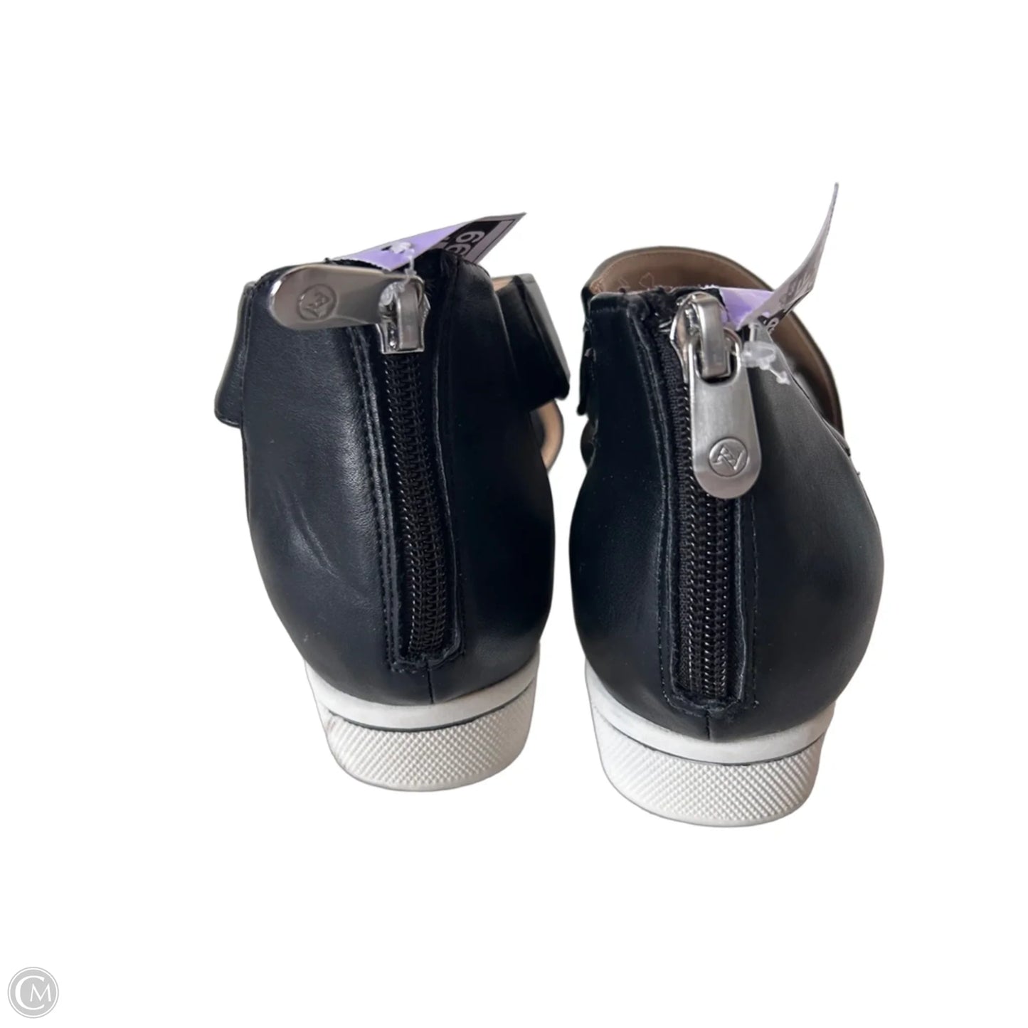 Sandals Flats By Adrienne Vittadini In Black, Size: 7.5