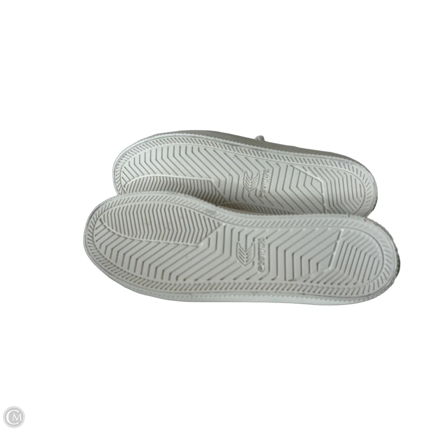 Shoes Sneakers By Cariuma In White, Size: 8.5
