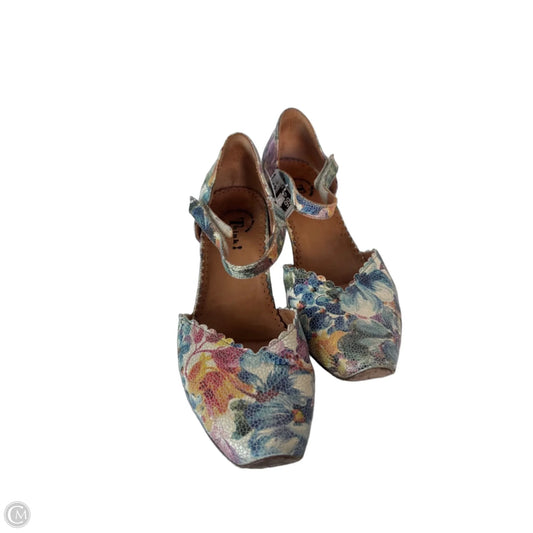 Shoes Heels Block By Think In Blue & White, Size: 7.5