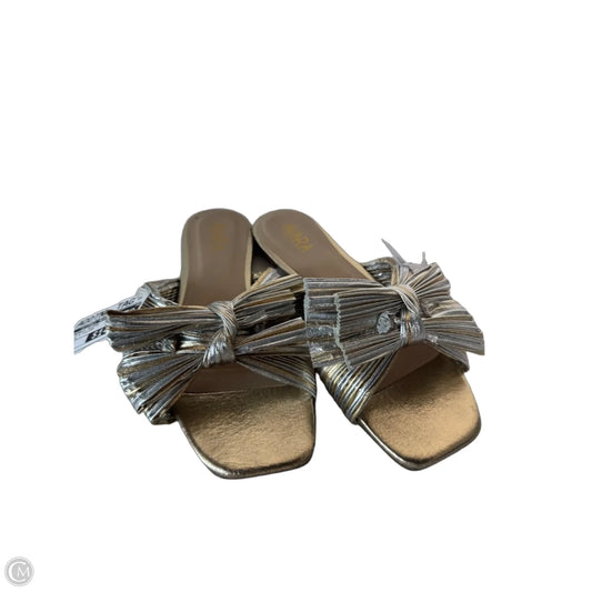Sandals Flats By Clothes Mentor In Gold & Silver, Size: 8