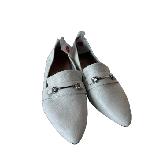 Shoes Flats By Linea Paolo In White, Size: 8.5