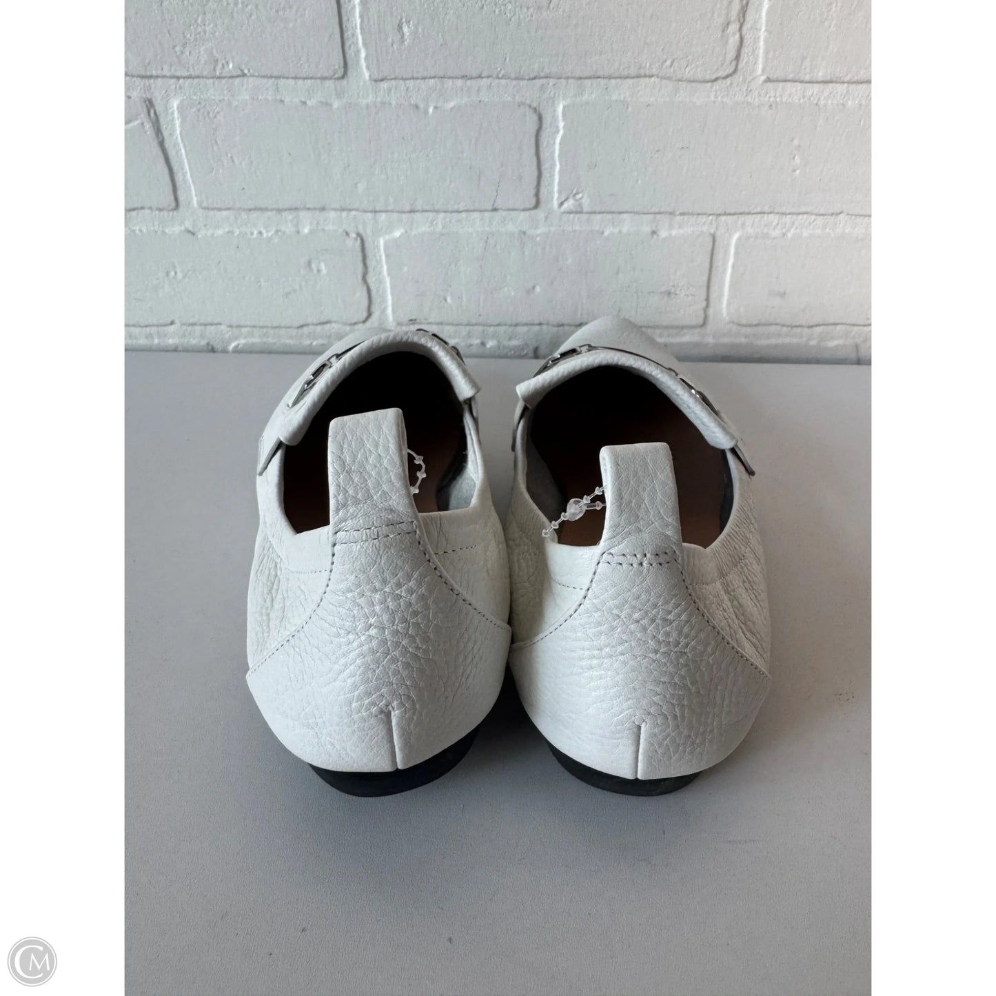Shoes Flats By Linea Paolo In White, Size: 8.5