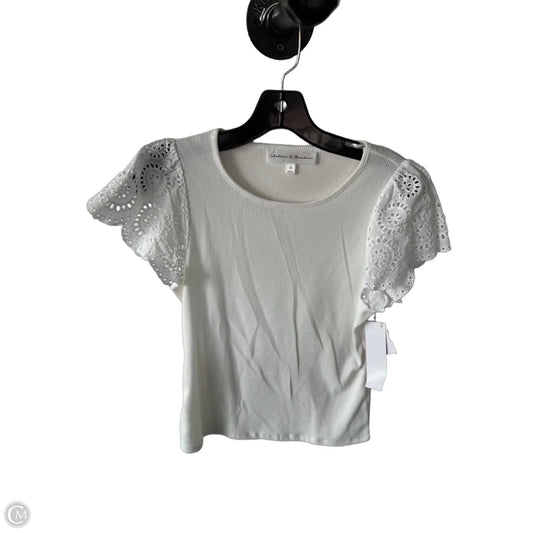 Top Short Sleeve By Chelsea And Theodore In White, Size: S