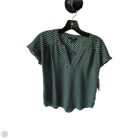 Top Short Sleeve By Banana Republic In Green & White, Size: Xs