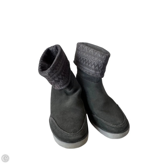 Boots Ankle Flats By Eddie Bauer In Grey, Size: 6