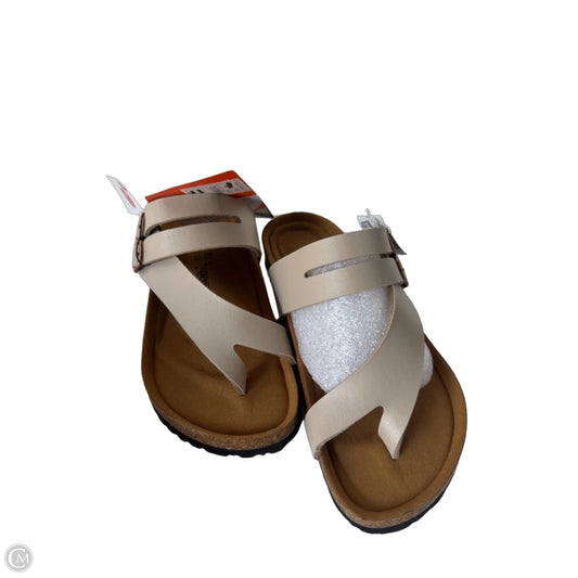 Sandals Flats By Clothes Mentor In Taupe, Size: 7