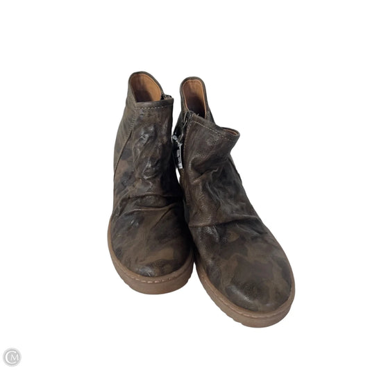 Boots Ankle Heels By Sofft In Camouflage Print, Size: 7