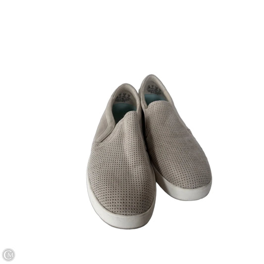 Shoes Sneakers By Dr Scholls In Grey, Size: 7.5