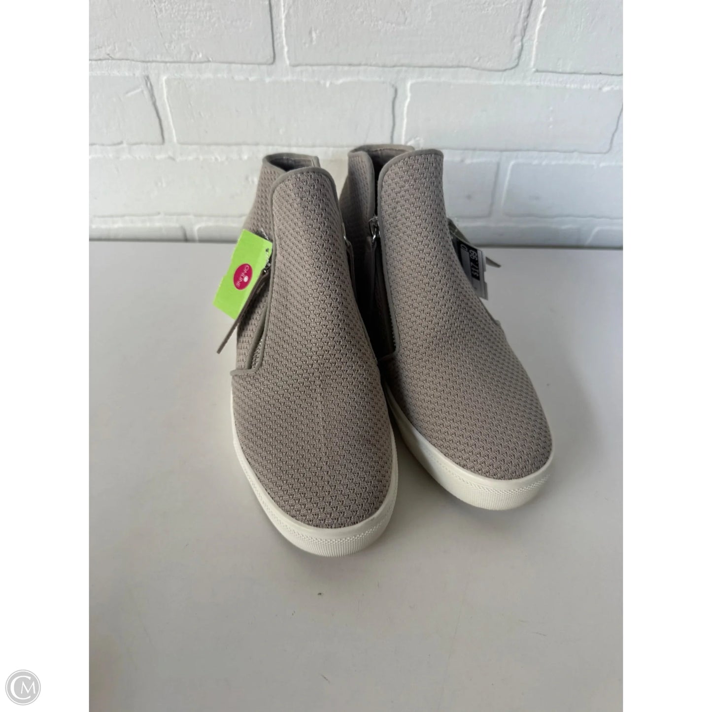 Shoes Flats By Steve Madden In Taupe, Size: 9