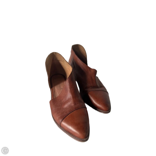 Shoes Flats By Free People In Brown, Size: 7.5