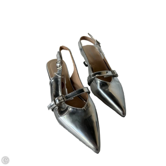 Sandals Heels Kitten By Clothes Mentor In Silver, Size: 5
