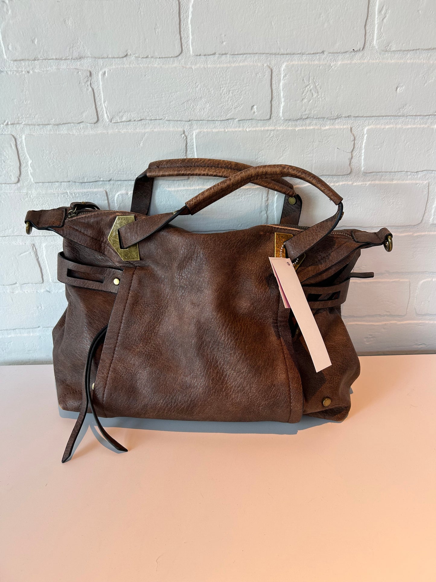 Handbag By Clothes Mentor, Size: Medium