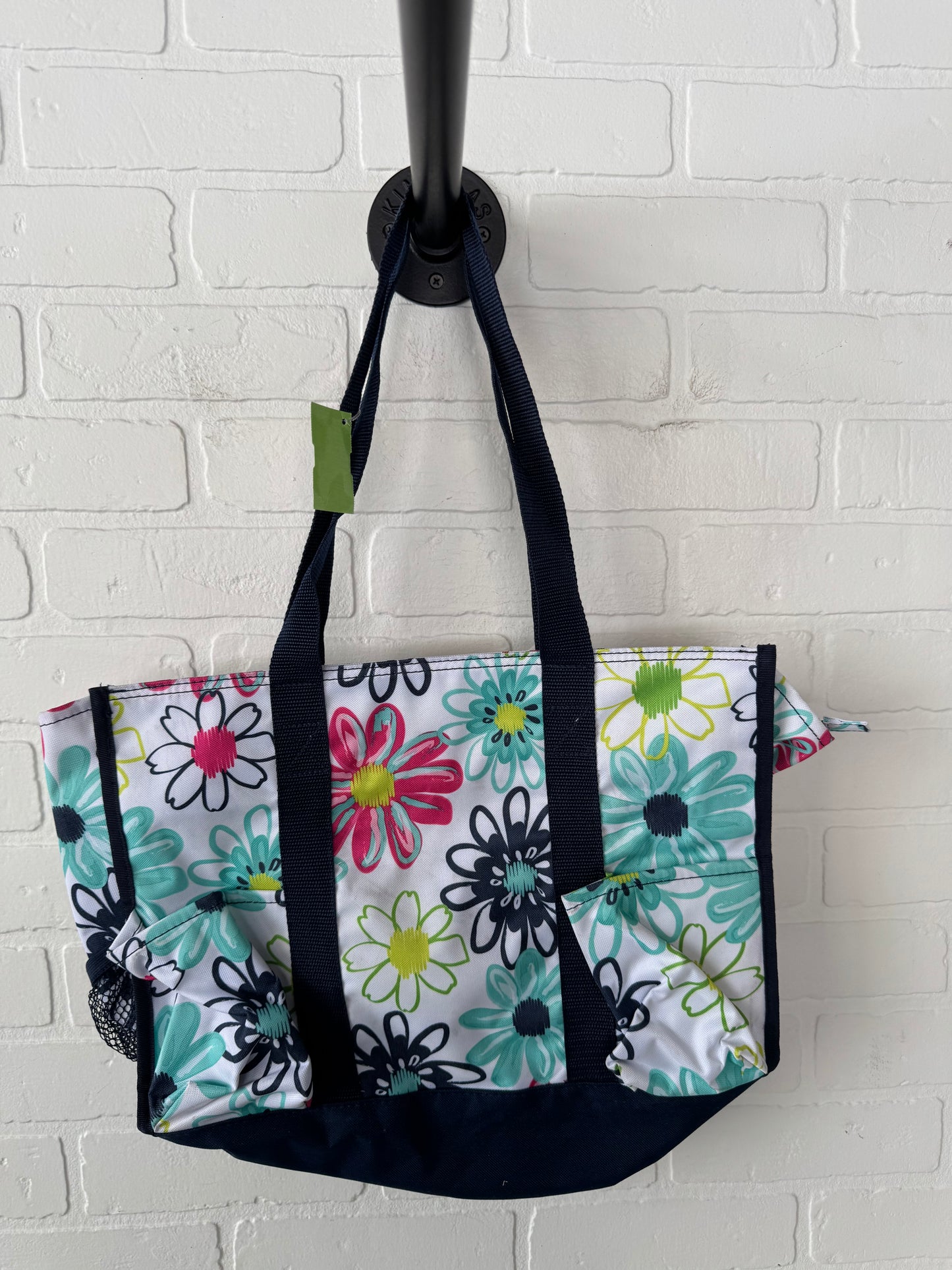 Tote By Clothes Mentor, Size: Medium