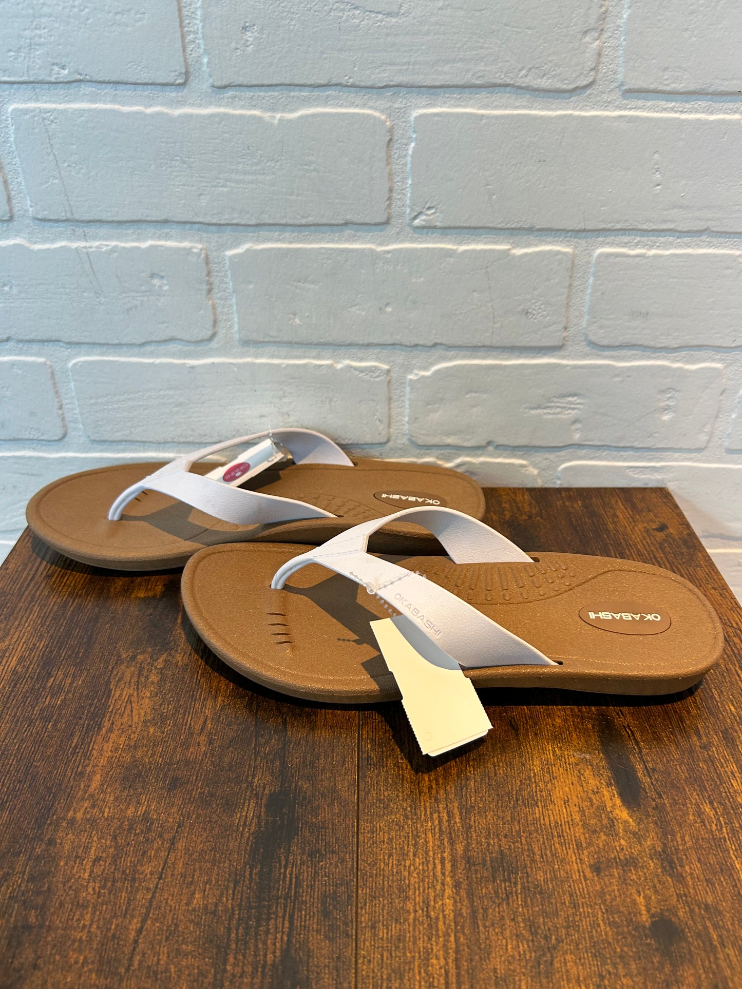 White Sandals Flip Flops Okabashi, Size 9