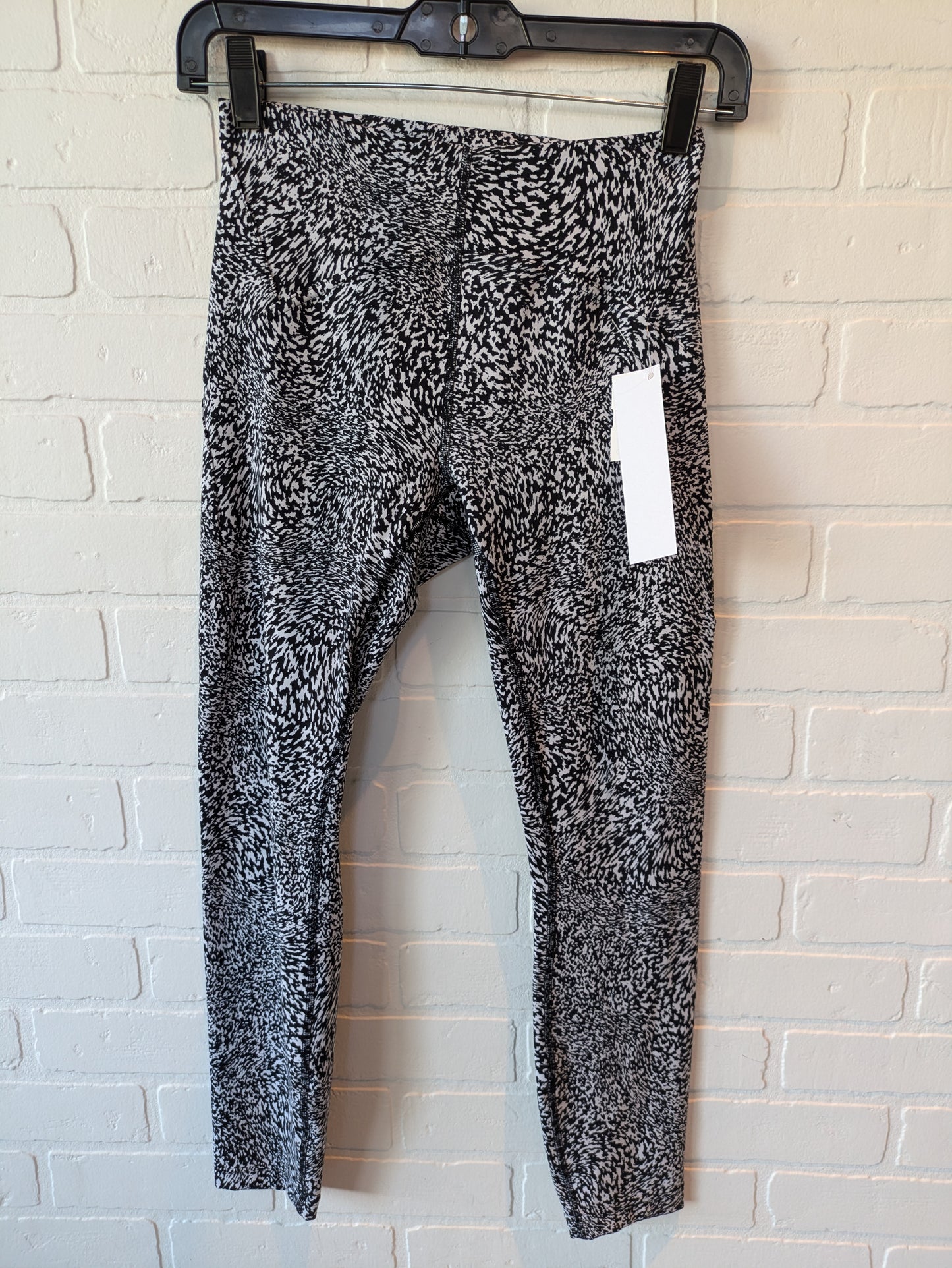 Athletic Leggings By Lululemon In Black & White, Size: 4