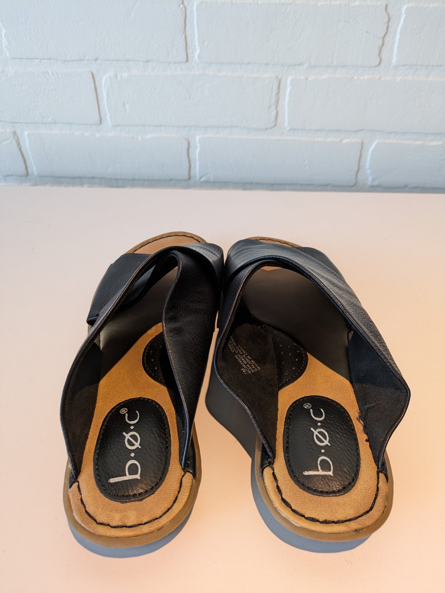 Sandals Flip Flops By Vince In Black, Size: 8