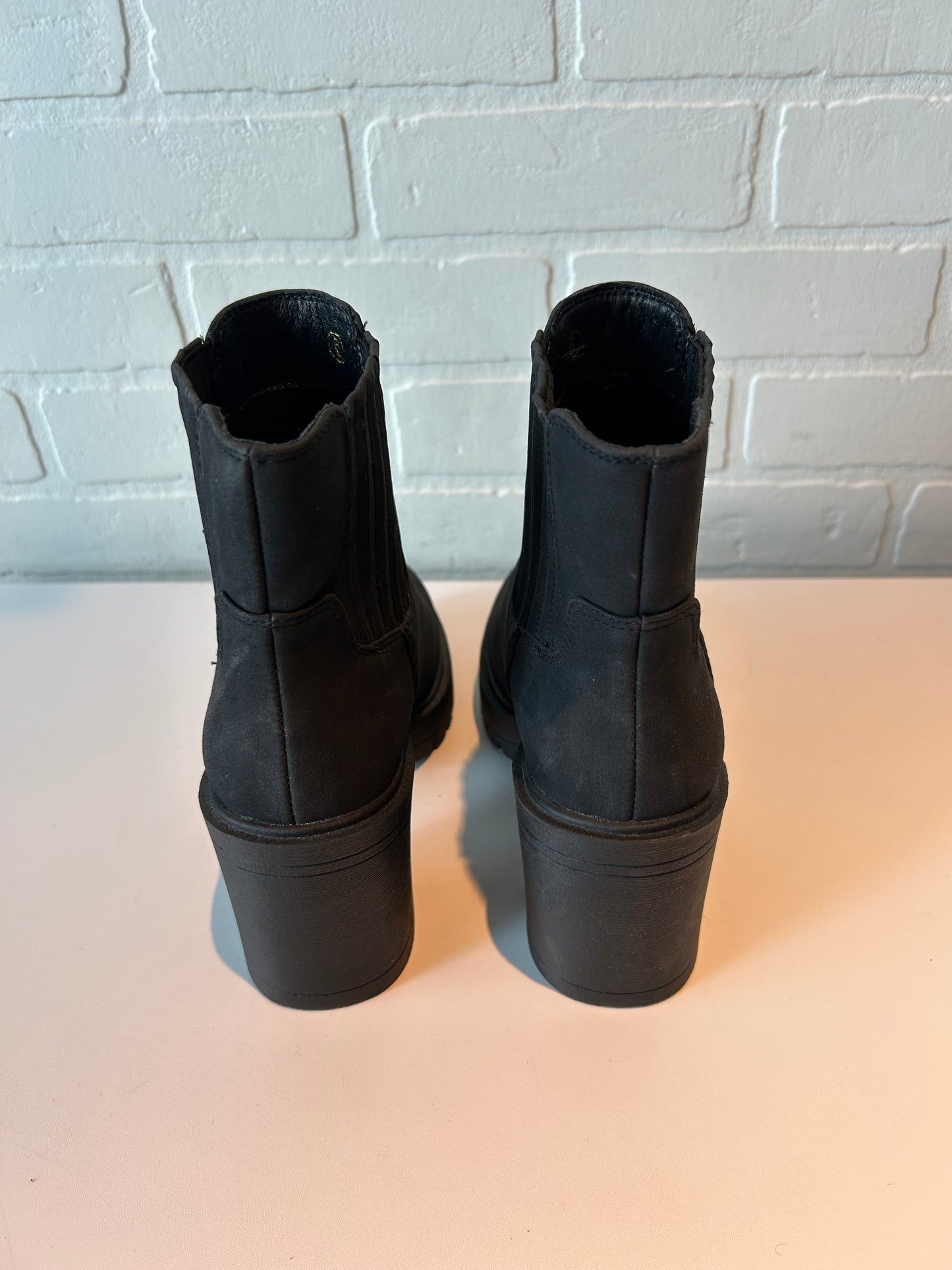 Boots Ankle Heels By Clothes Mentor In Black, Size: 6