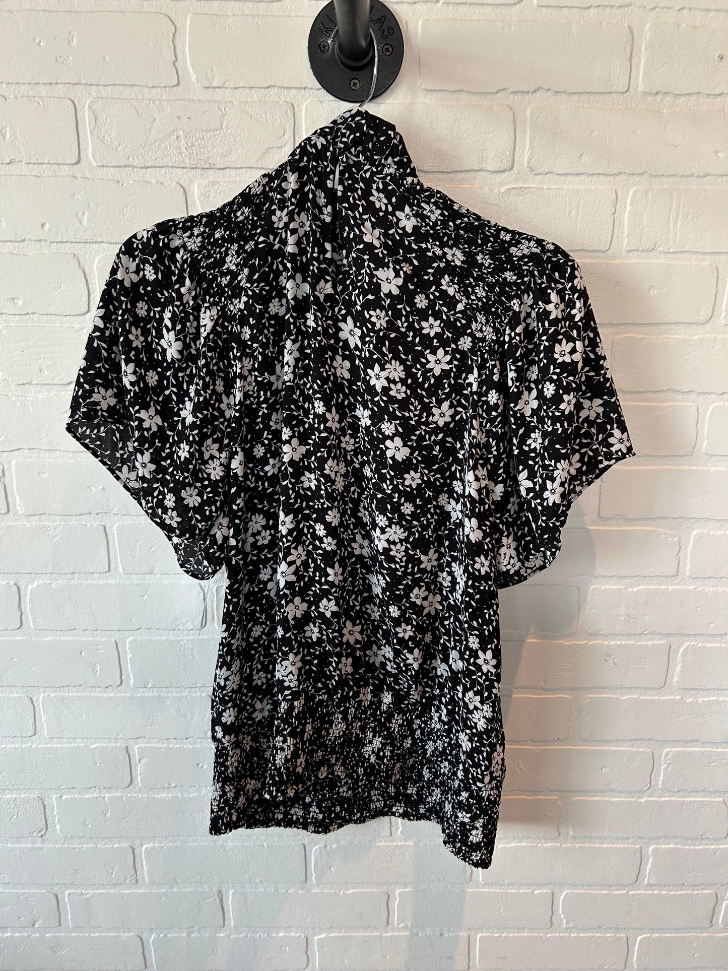 Top Short Sleeve By Ann Taylor In Black & White, Size: M