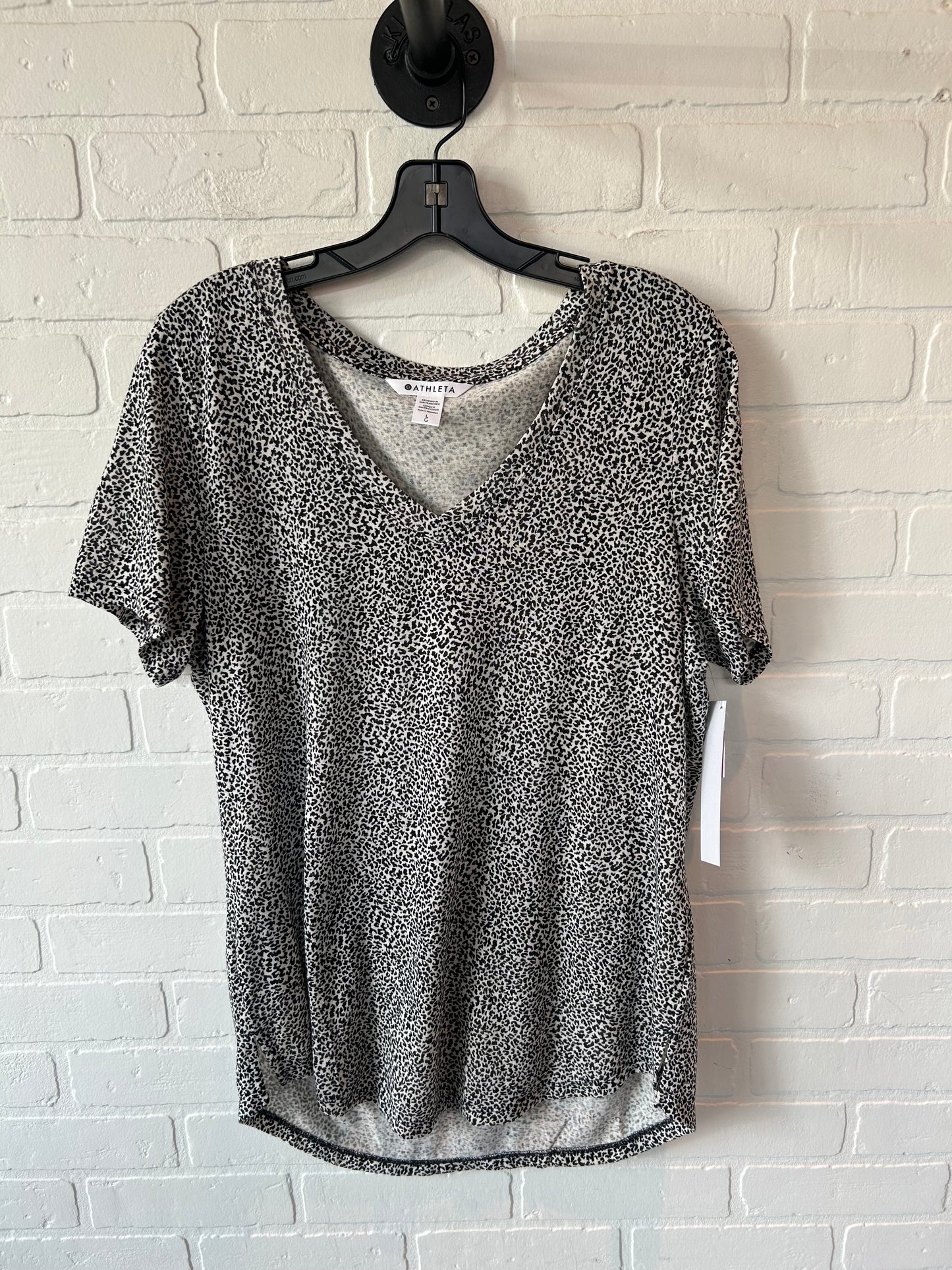 Athletic Top Short Sleeve By Athleta In Black & White, Size: L