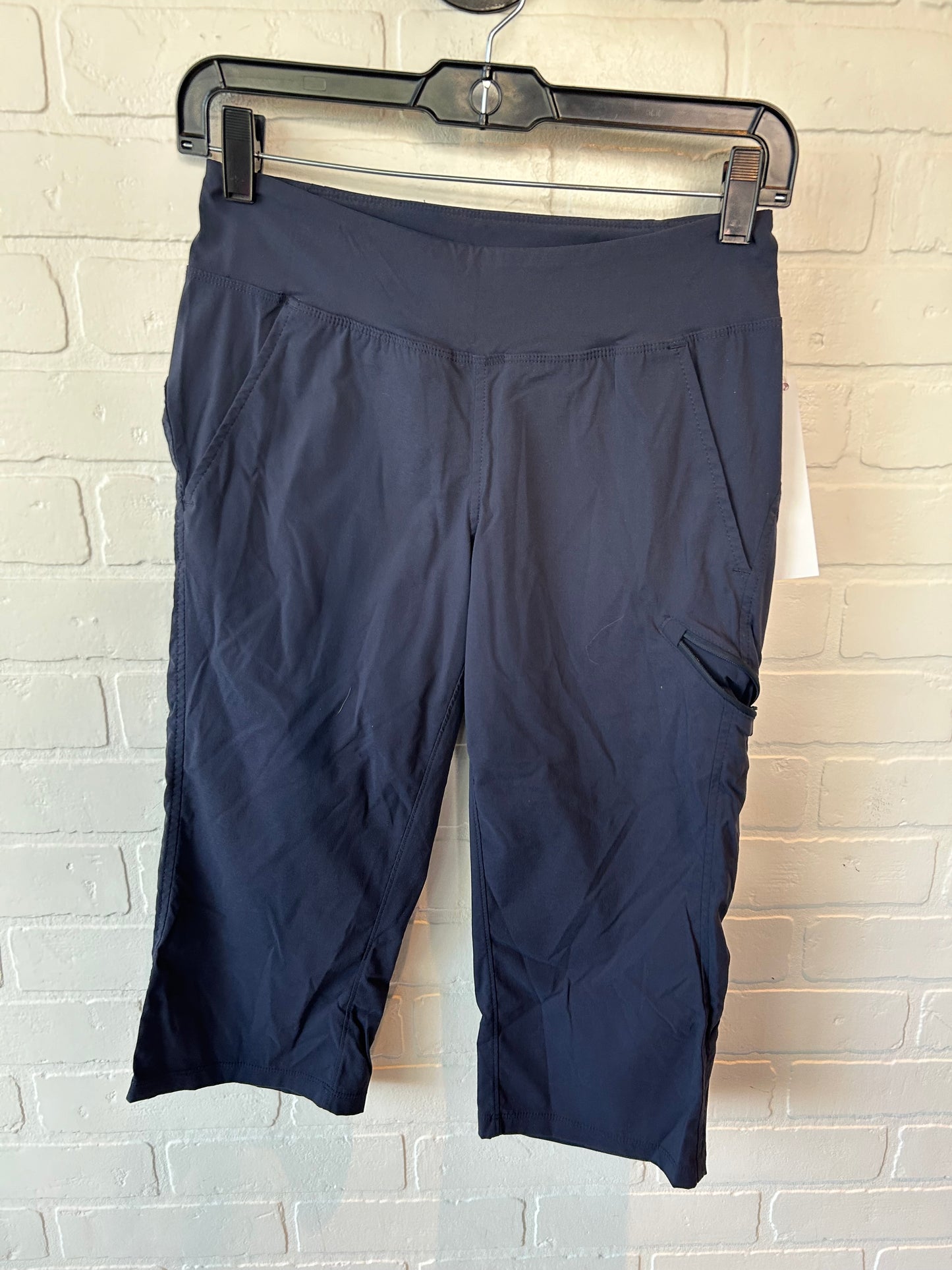 Athletic Capris By Mountain Hardwear In Navy, Size: 0