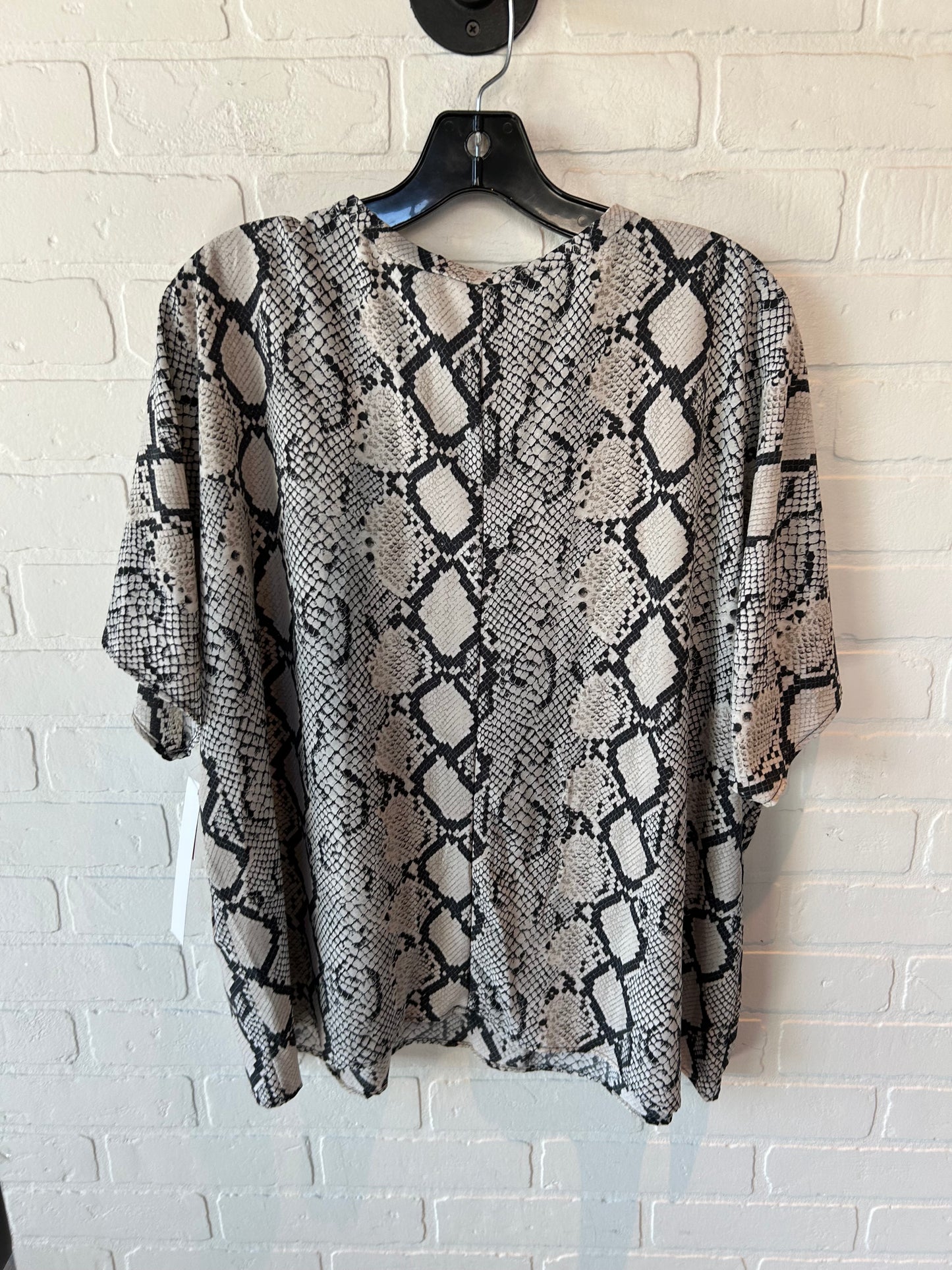 Top Short Sleeve By Ee Some In Black & Cream, Size: M