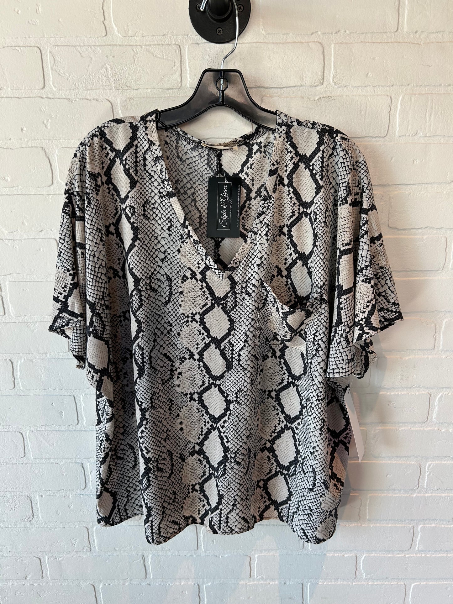 Top Short Sleeve By Ee Some In Black & Cream, Size: M