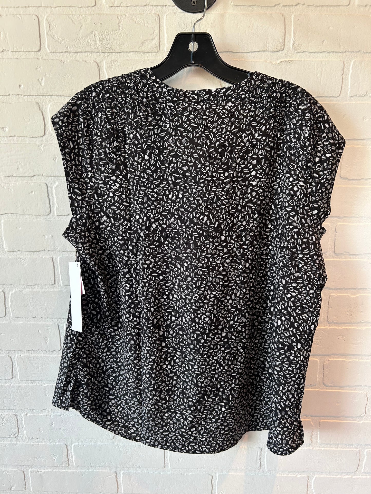 Top Sleeveless By Daniel Rainn In Black & White, Size: L