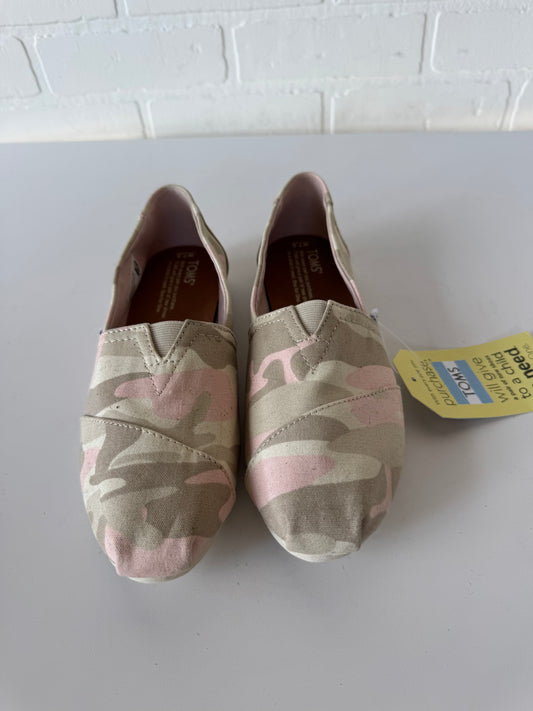 Shoes Flats By Toms In Cream & Pink, Size: 7.5