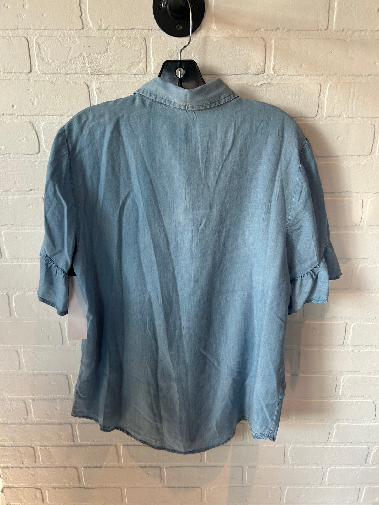 Top Short Sleeve By Beachlunchlounge In Blue Denim, Size: M