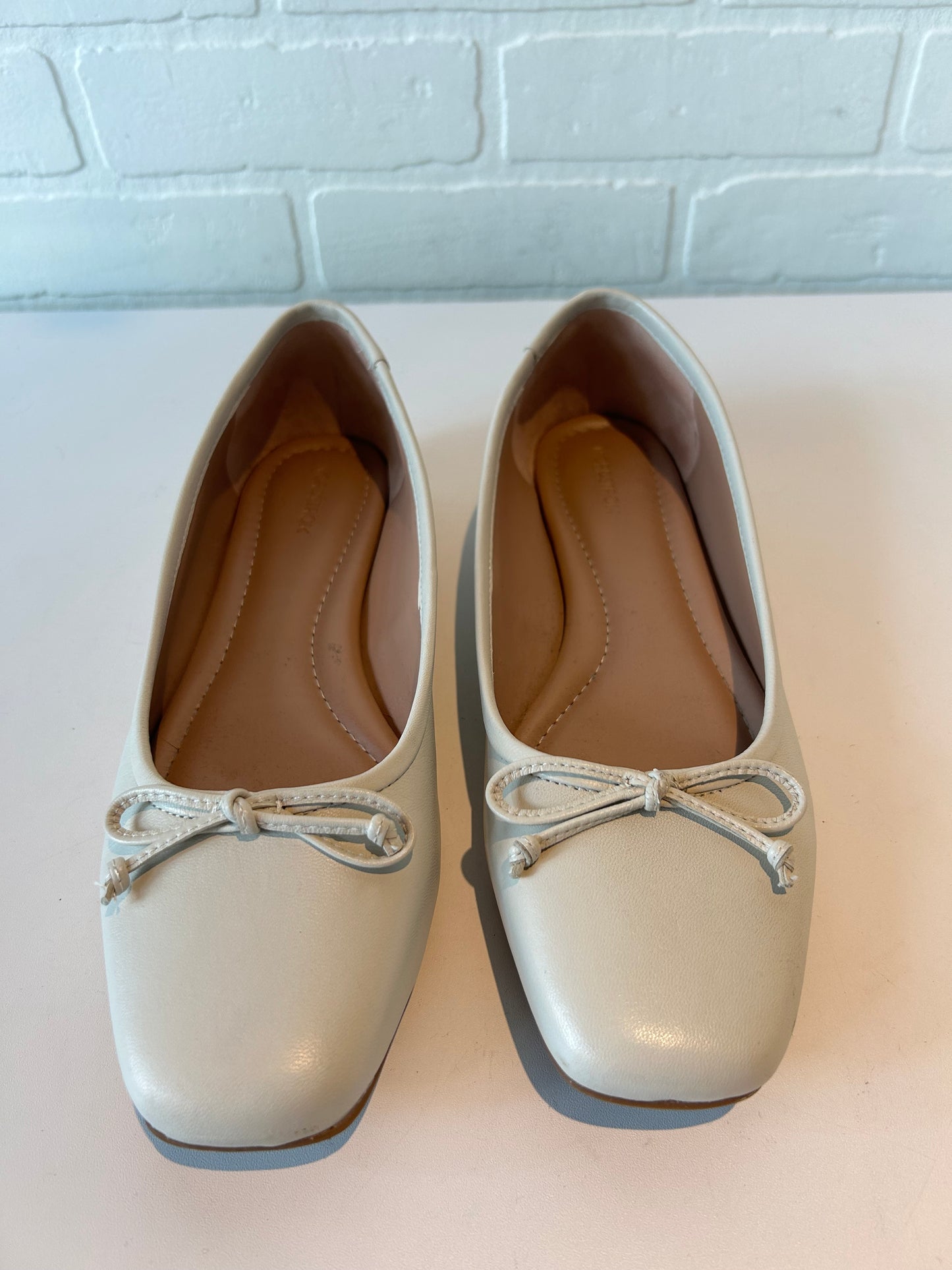 Shoes Flats By Nordstrom In Cream, Size: 9