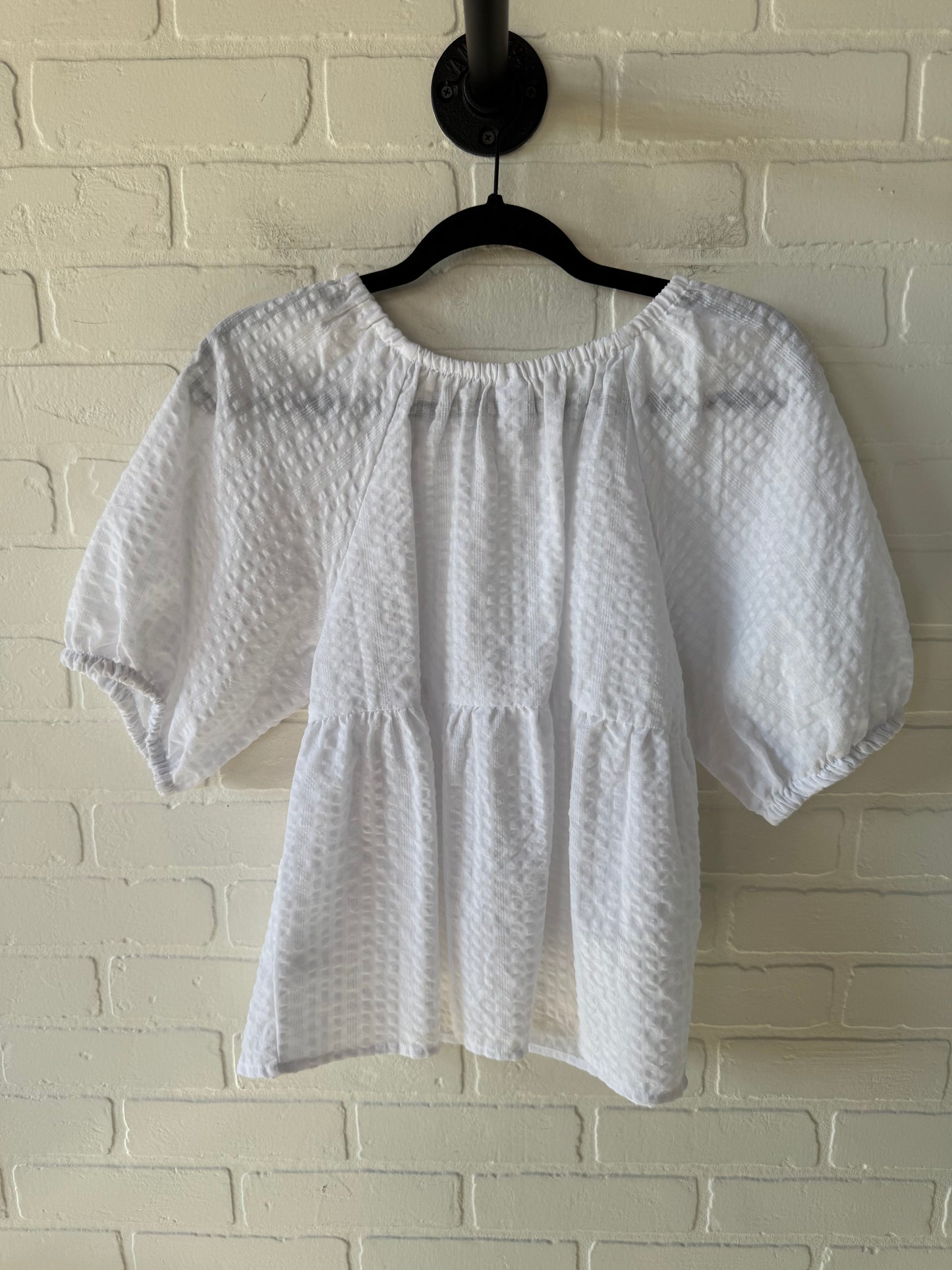 Top Short Sleeve By Old Navy In White, Size: S