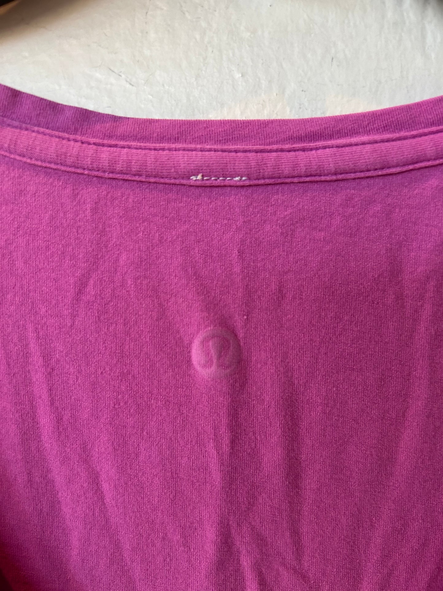 Athletic Top Short Sleeve By Lululemon In Pink, Size: S