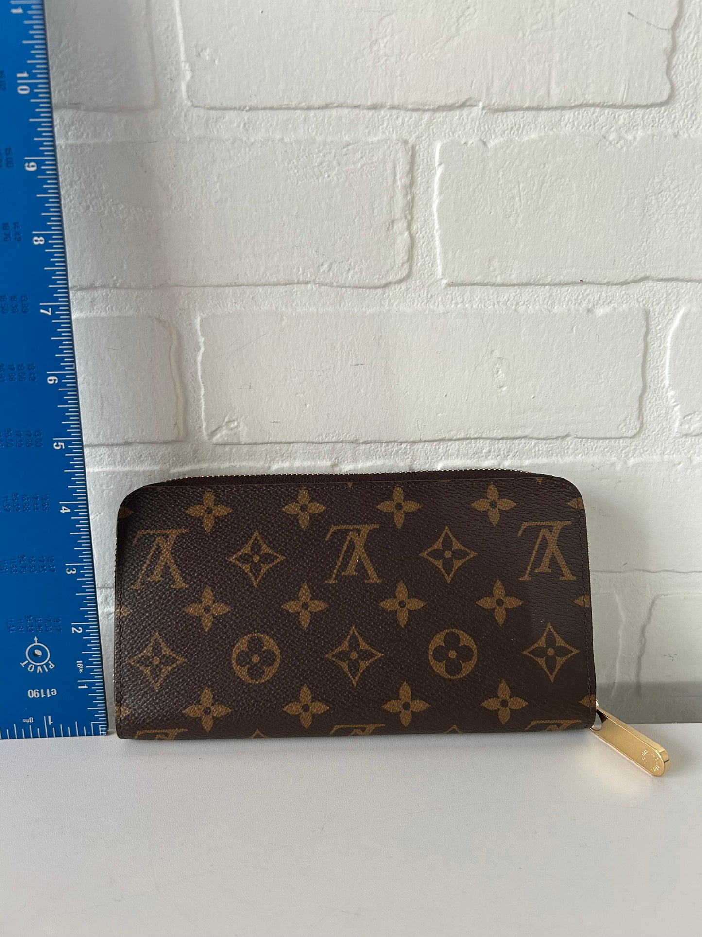 Wallet Luxury Designer By Louis Vuitton, Size: Large